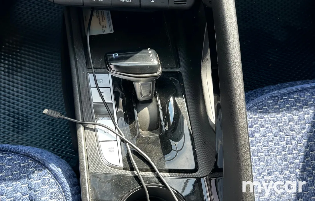 Hyundai Elantra 2025