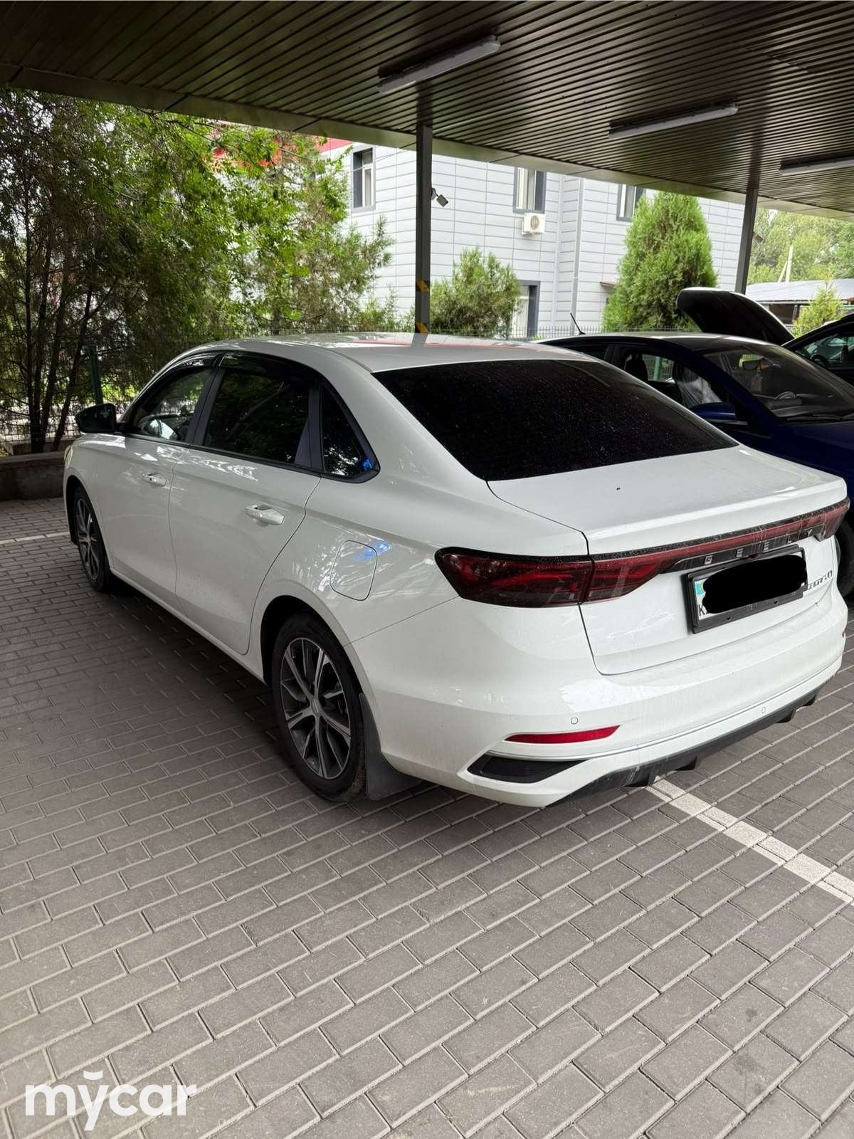 Geely Emgrand 2025