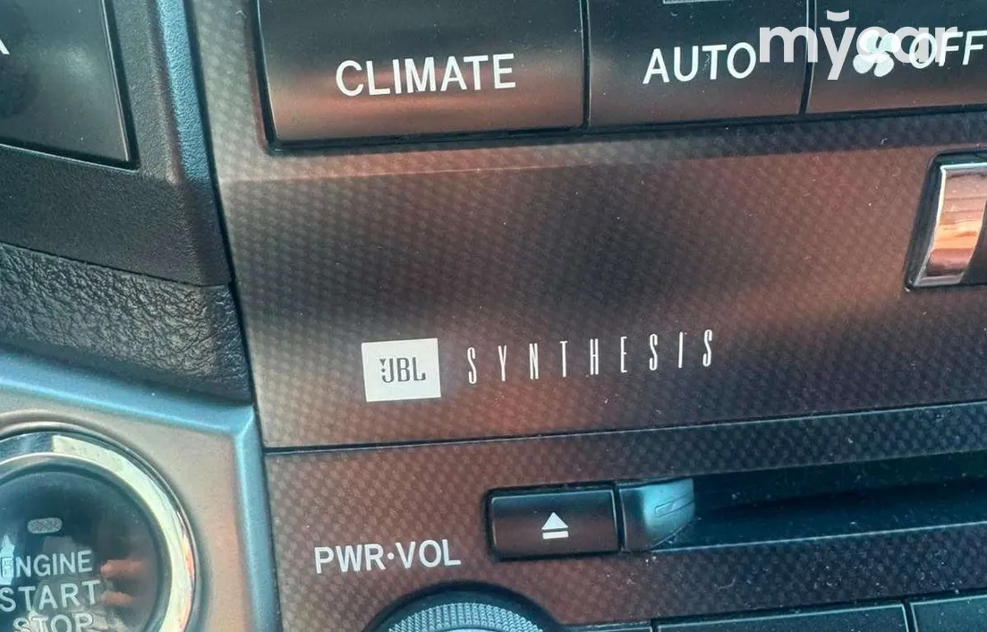 Toyota Land Cruiser 2011