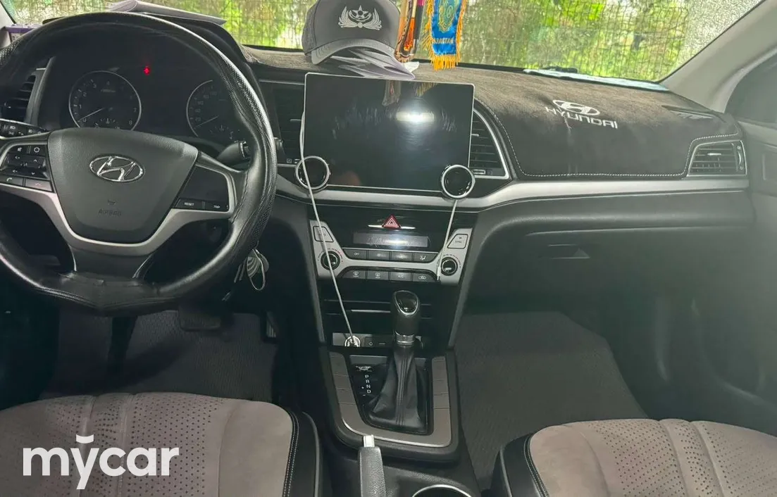 Hyundai Elantra 2018