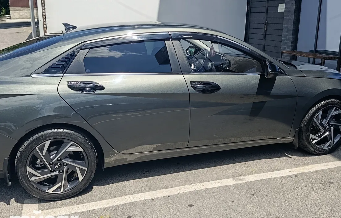 Hyundai Elantra 2024