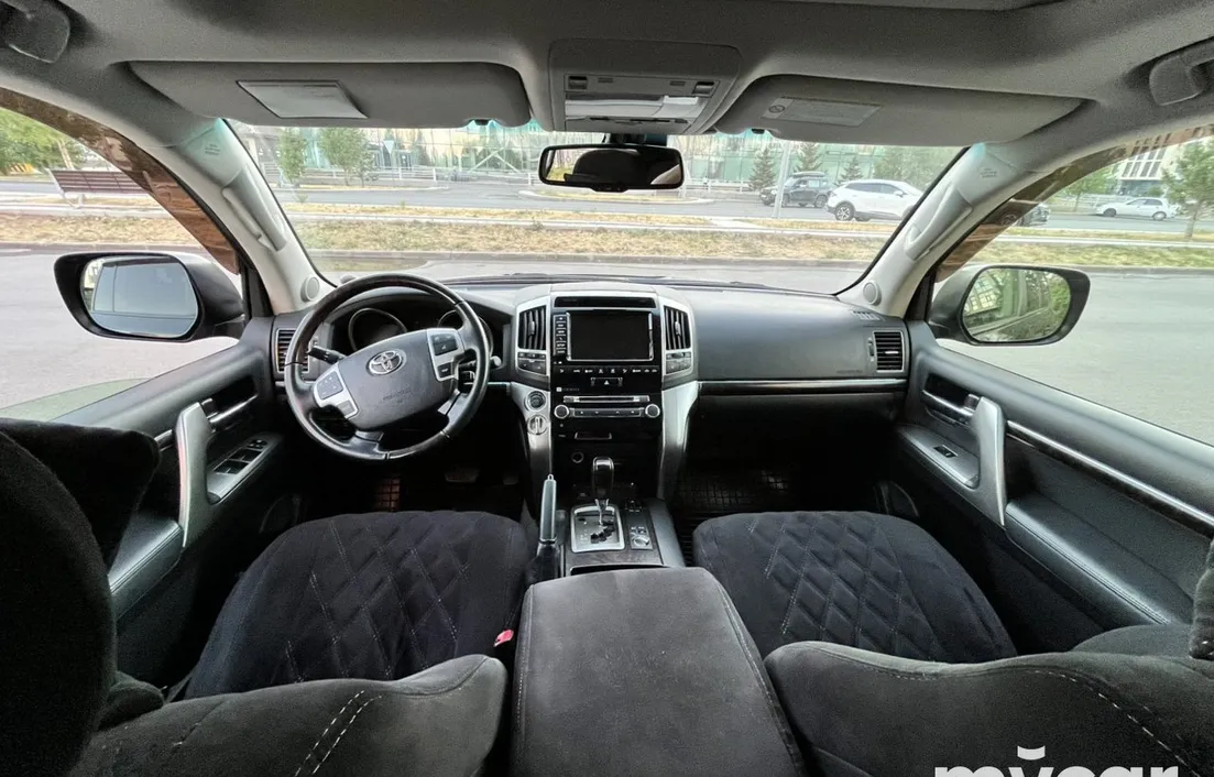 Toyota Land Cruiser 2012