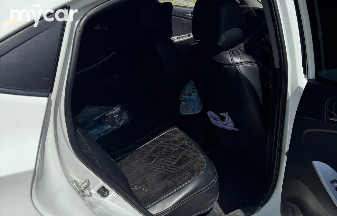 Hyundai Accent 2013