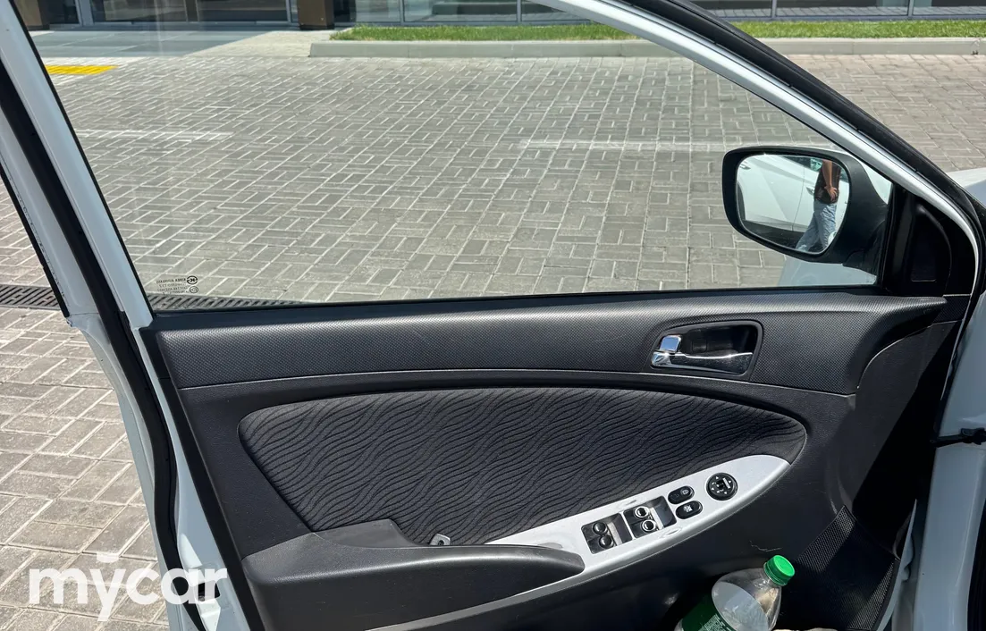 Hyundai Accent 2013