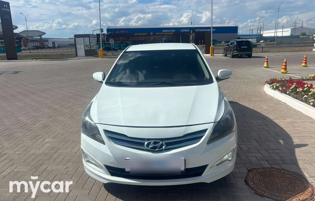 Hyundai Solaris 2015