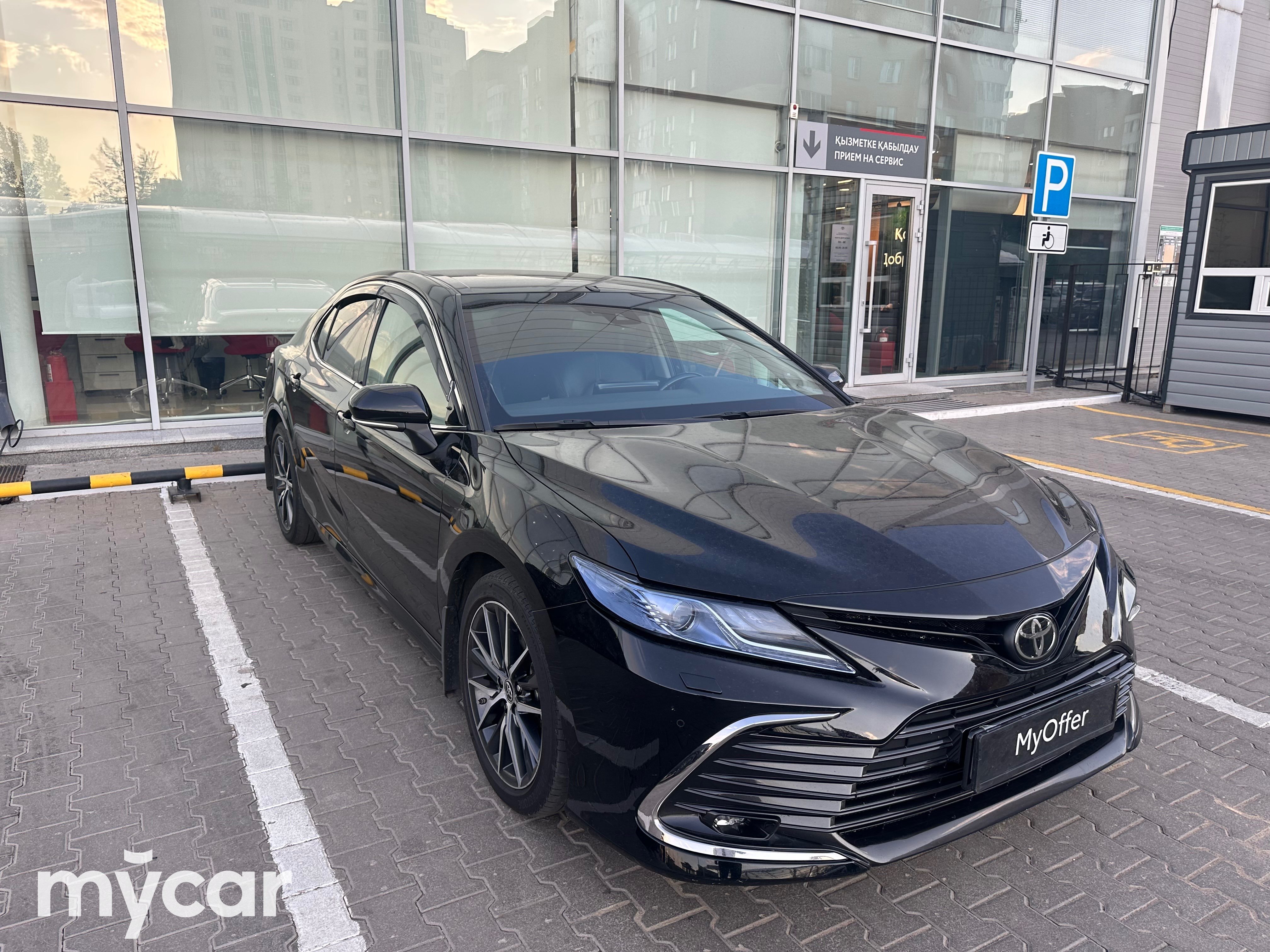 Toyota Camry 2021