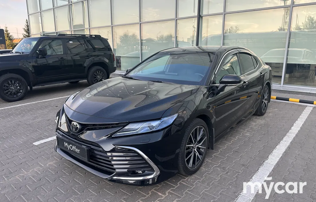 Toyota Camry 2021