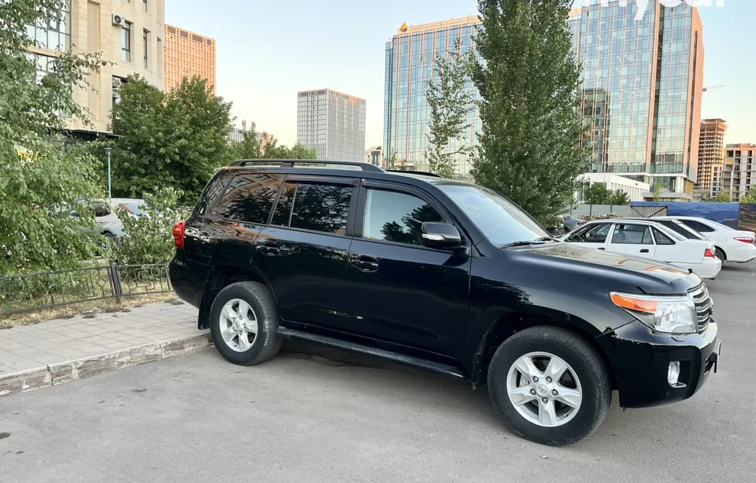 Toyota Land Cruiser 2012