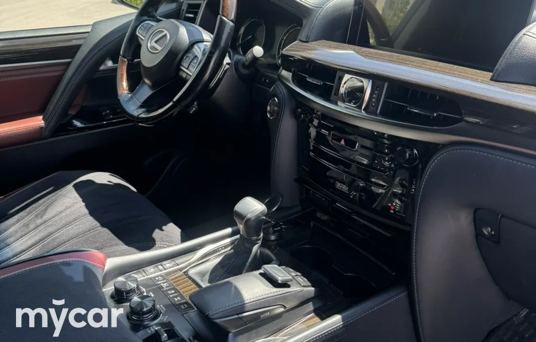 Lexus LX 2016