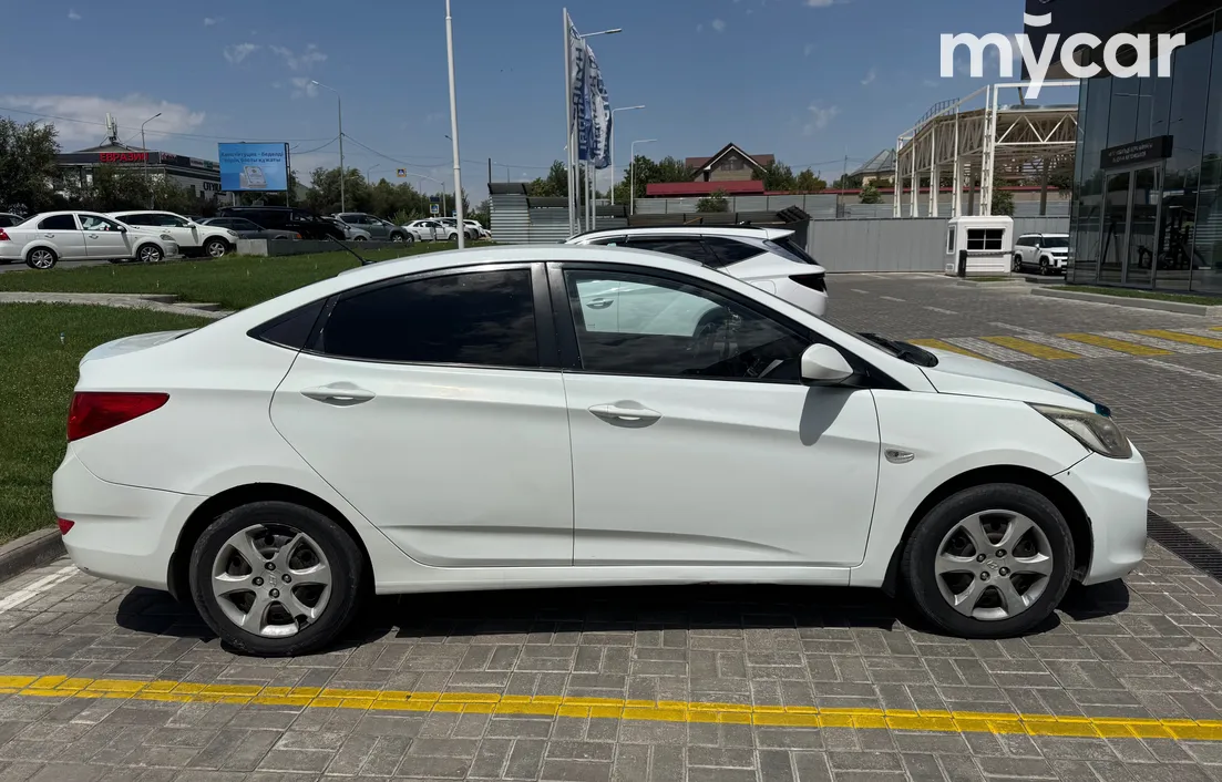 Hyundai Accent 2013
