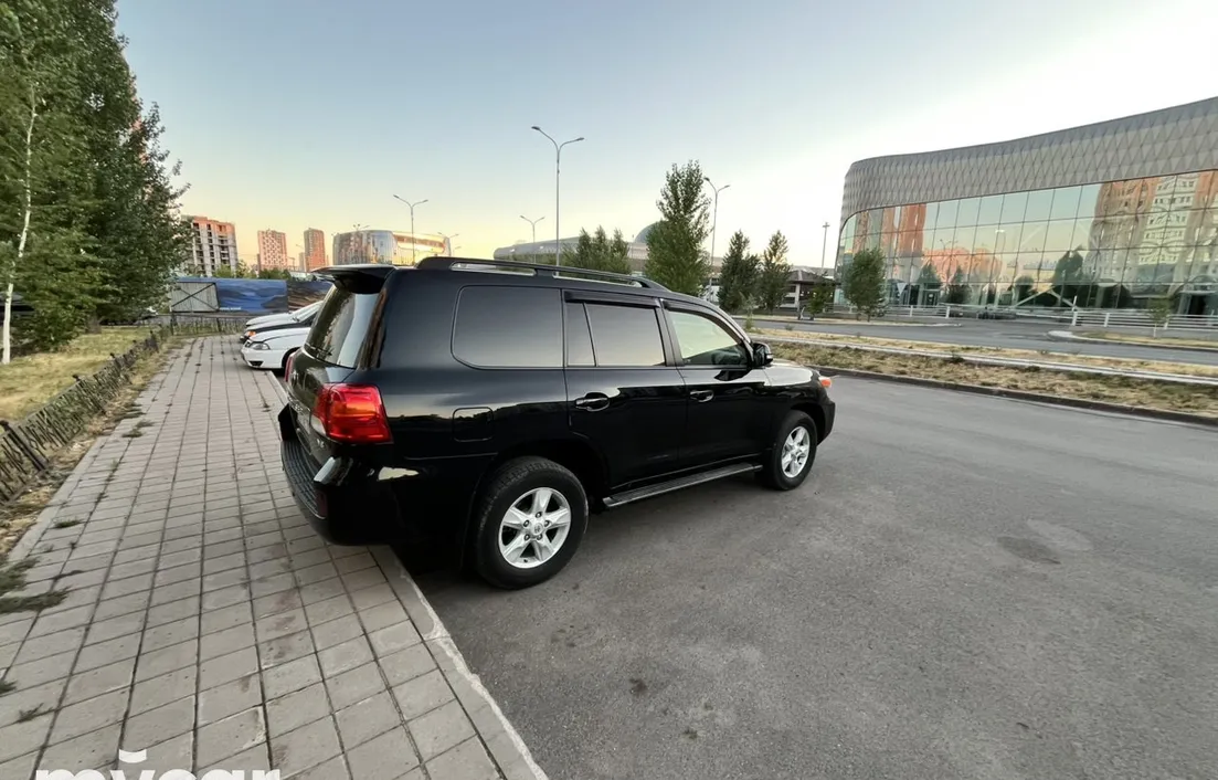 Toyota Land Cruiser 2012