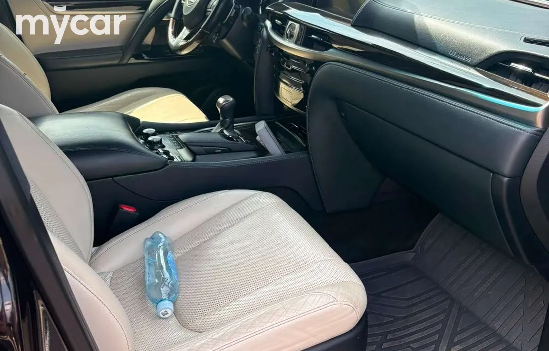 Lexus LX 2019