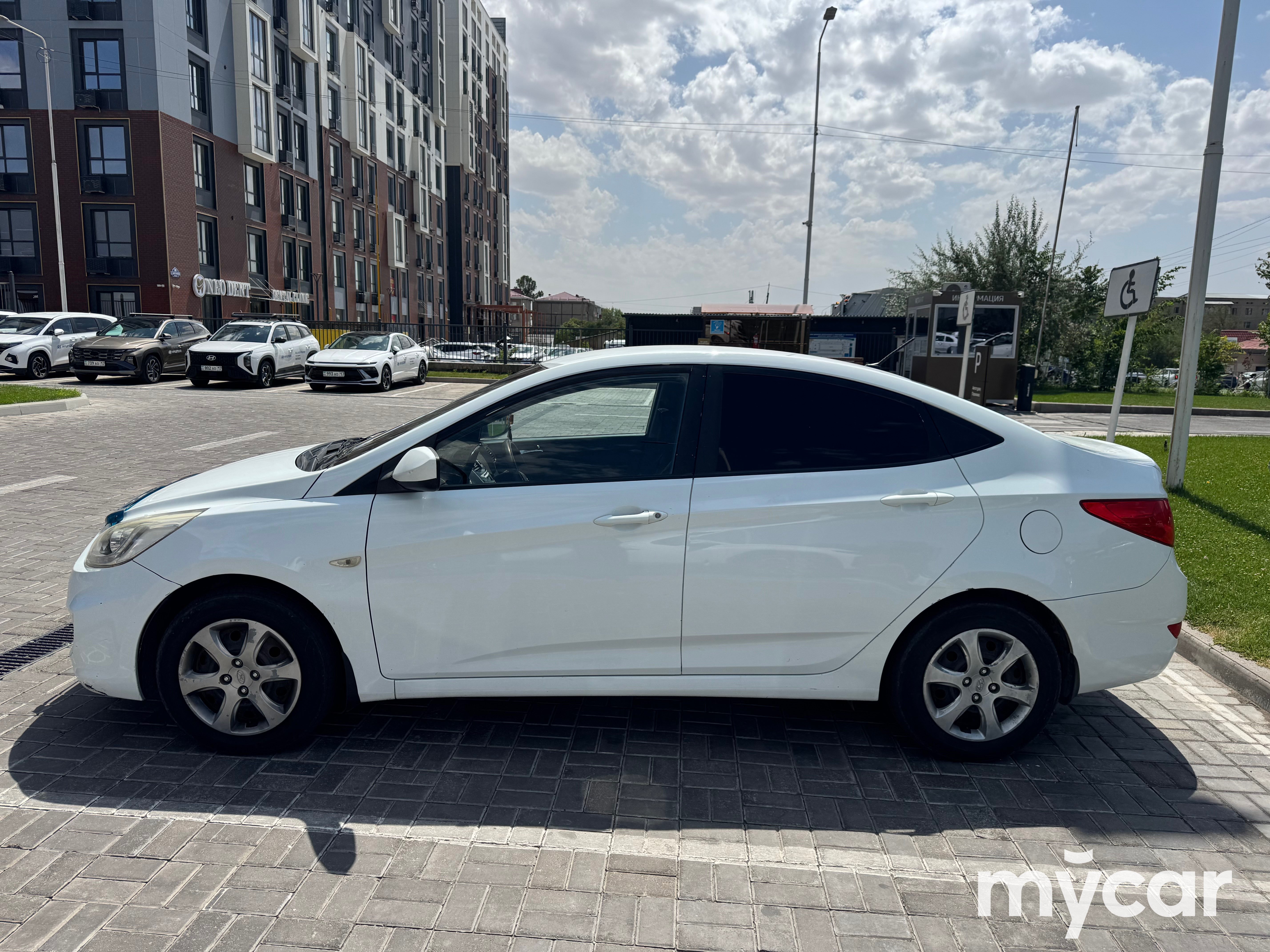 Hyundai Accent 2013