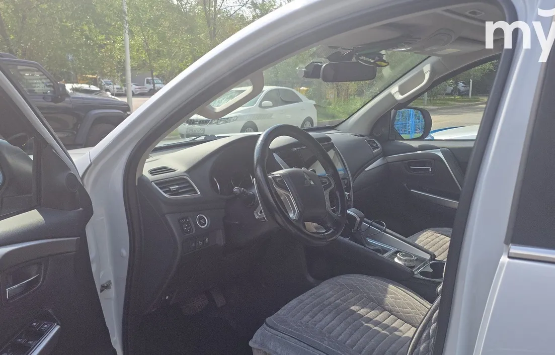 Mitsubishi Pajero Sport 2020