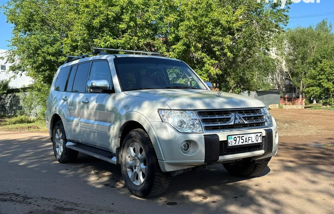 Mitsubishi Pajero 2013