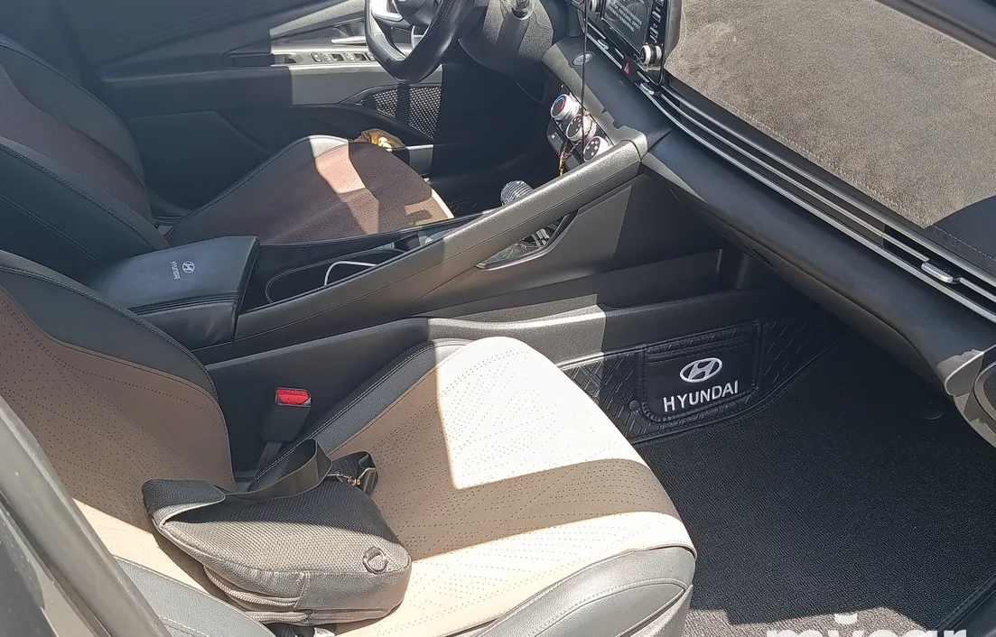 Hyundai Elantra 2024