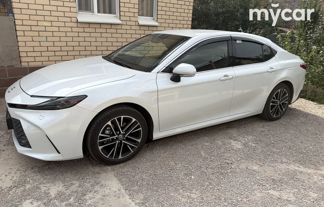 Toyota Camry 2025
