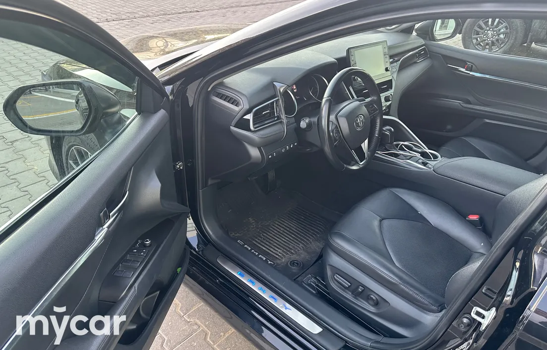 Toyota Camry 2021