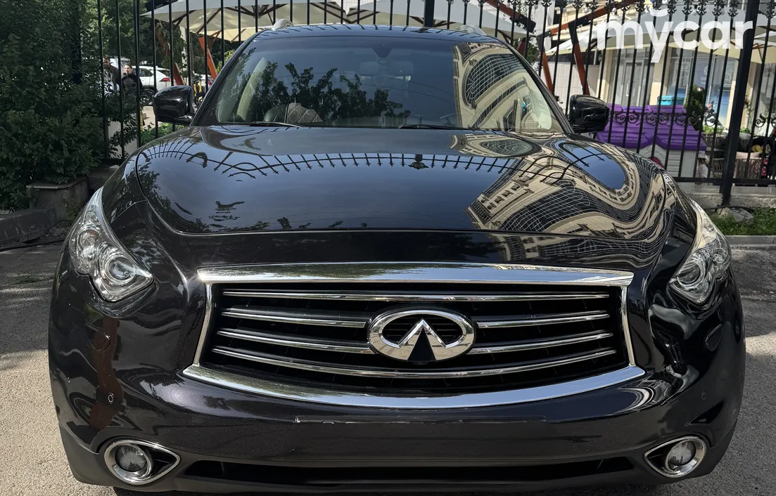 Infiniti QX70 2014