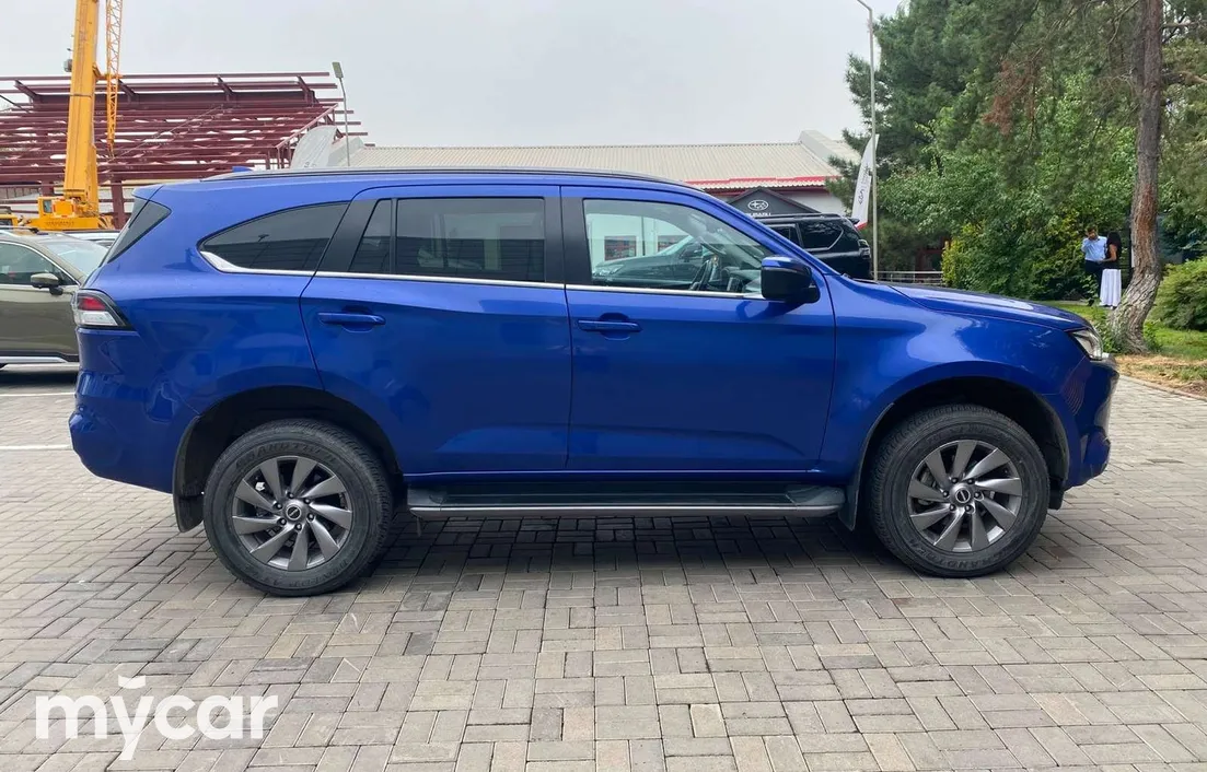 Isuzu MU-X 2020