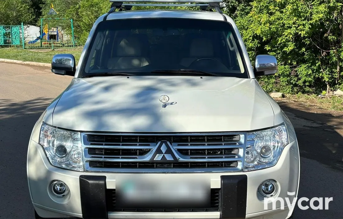 Mitsubishi Pajero 2013