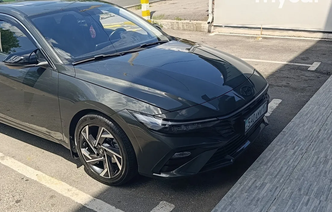Hyundai Elantra 2024