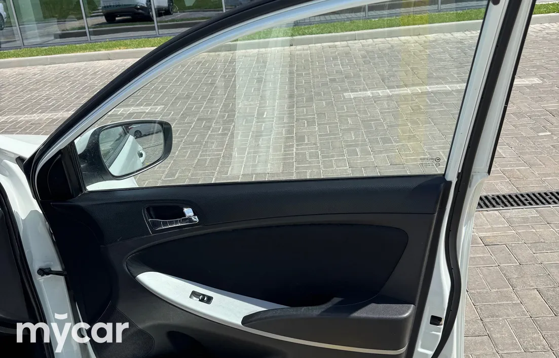 Hyundai Accent 2013