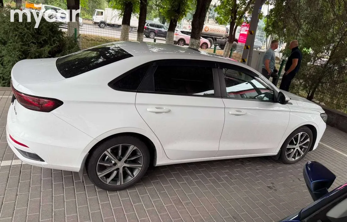 Geely Emgrand 2025