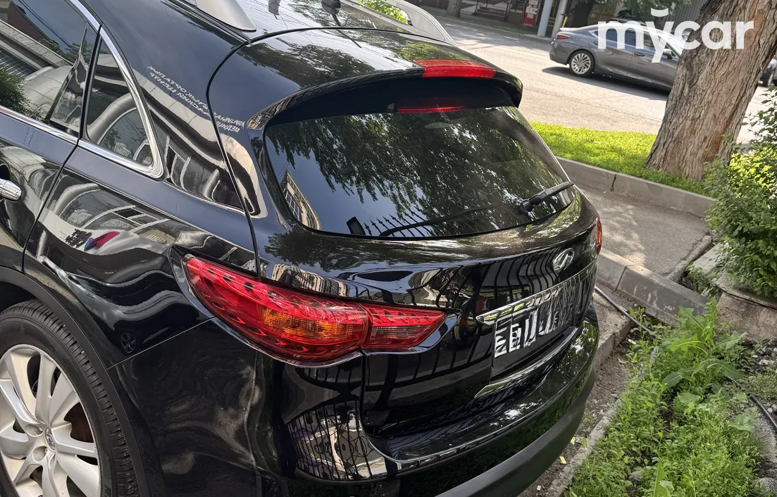 Infiniti QX70 2014