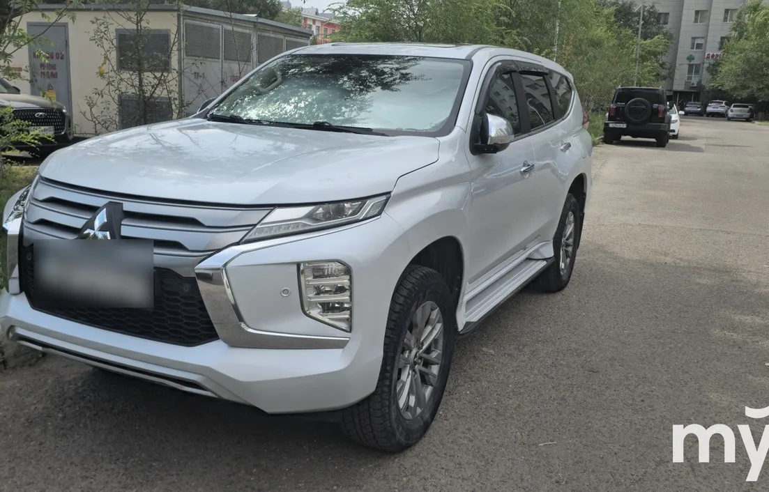 Mitsubishi Pajero Sport 2020