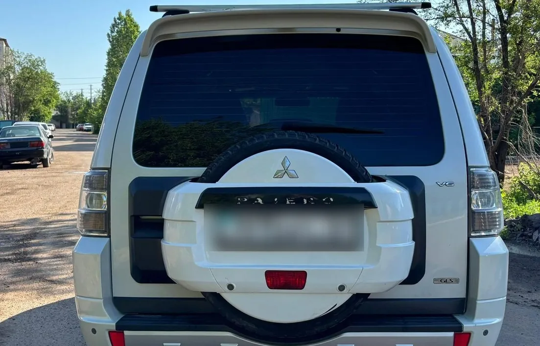 Mitsubishi Pajero 2013
