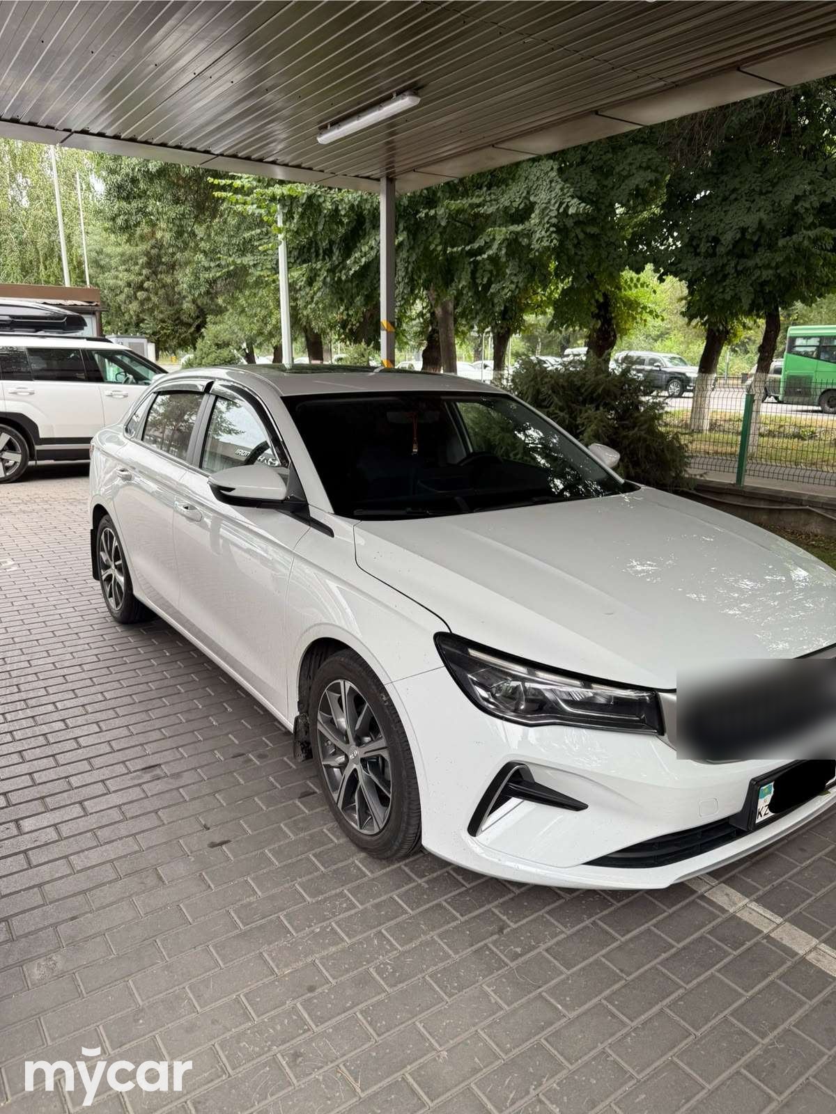 Geely Emgrand 2025