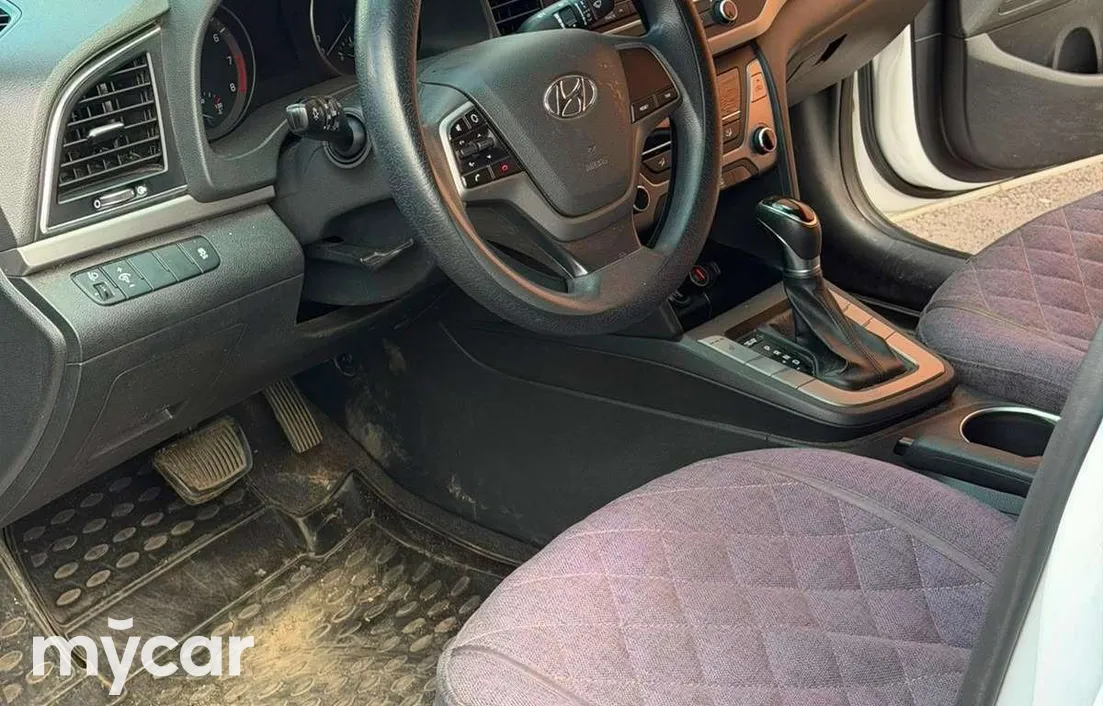 Hyundai Elantra 2017