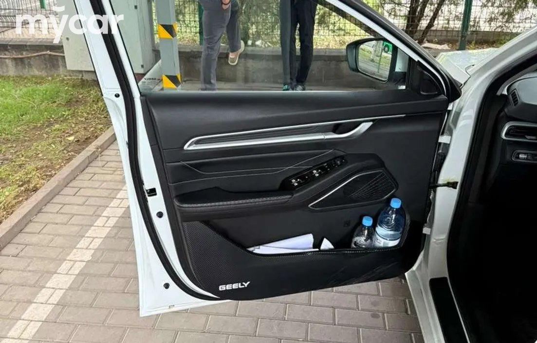 Geely Emgrand 2025