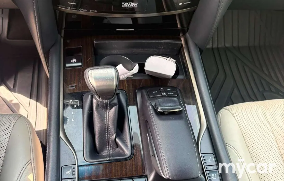 Lexus LX 2019