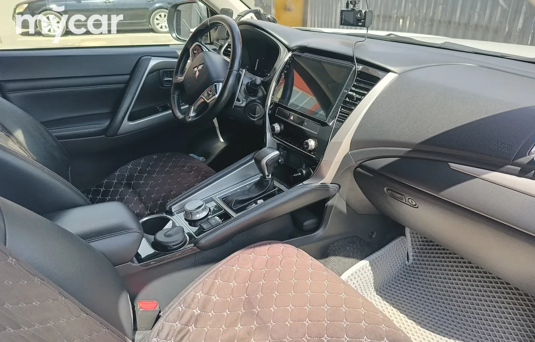 Mitsubishi Montero Sport 2020