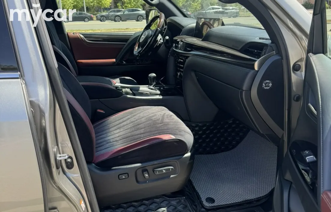 Lexus LX 2016