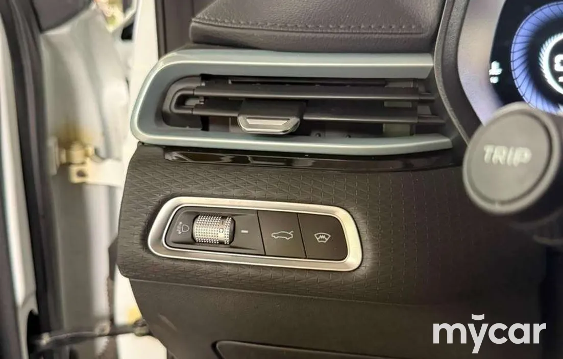 Geely Emgrand 2025