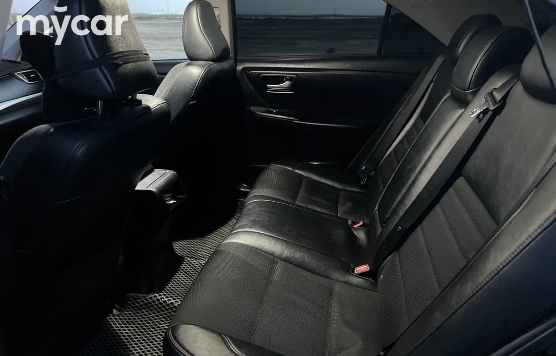 Toyota Camry 2017