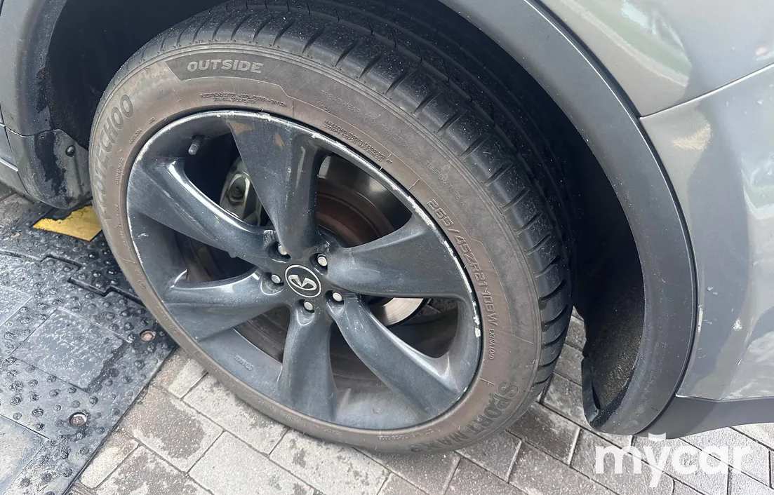 Infiniti FX 2010