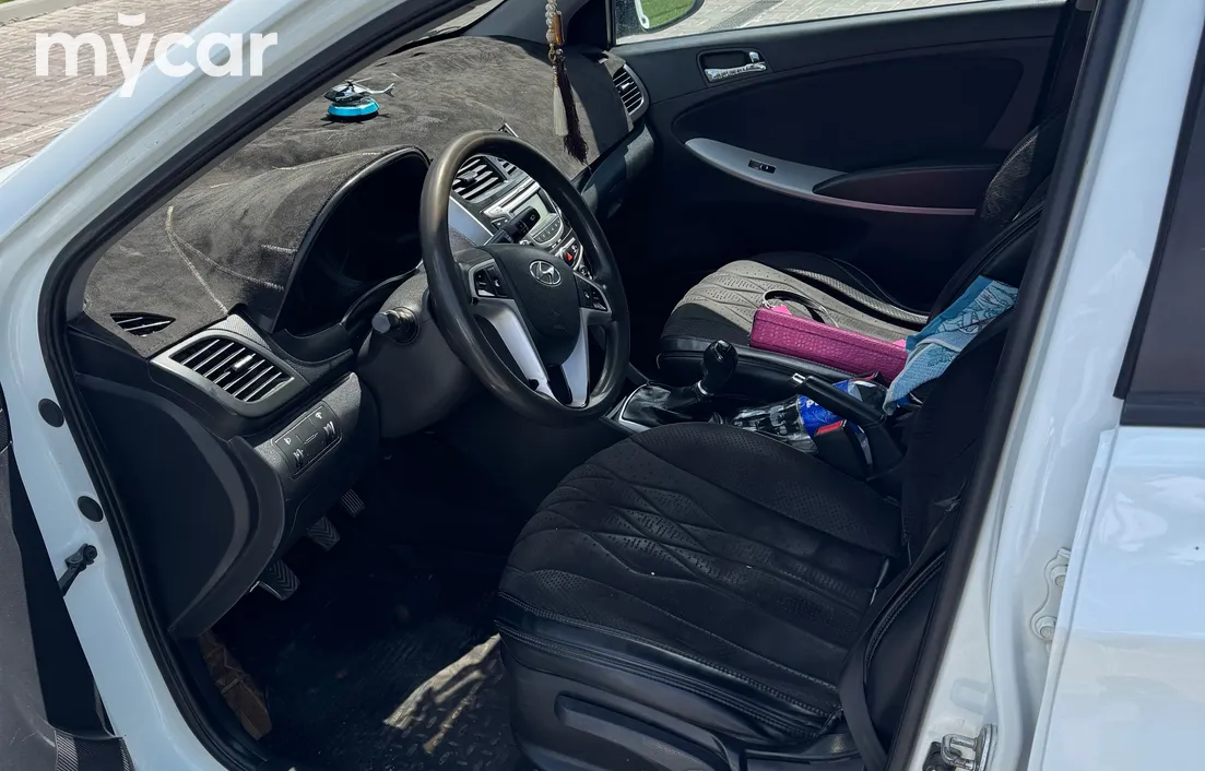 Hyundai Accent 2013