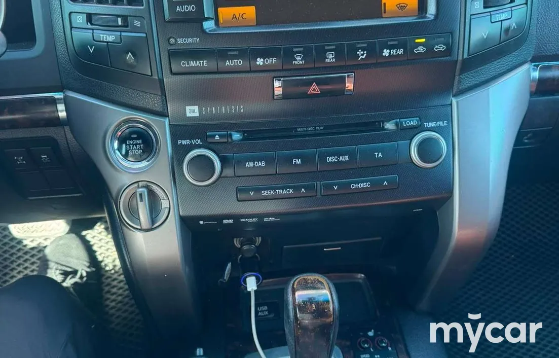Toyota Land Cruiser 2011
