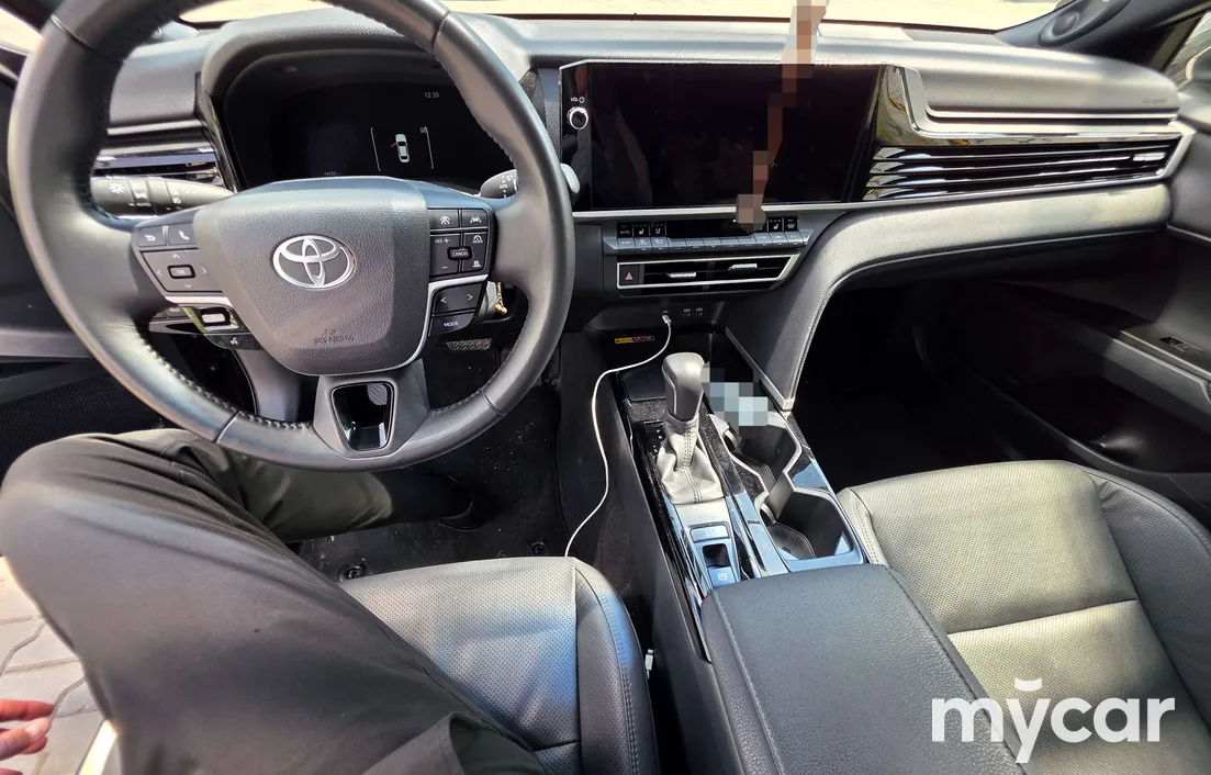 Toyota Camry 2025