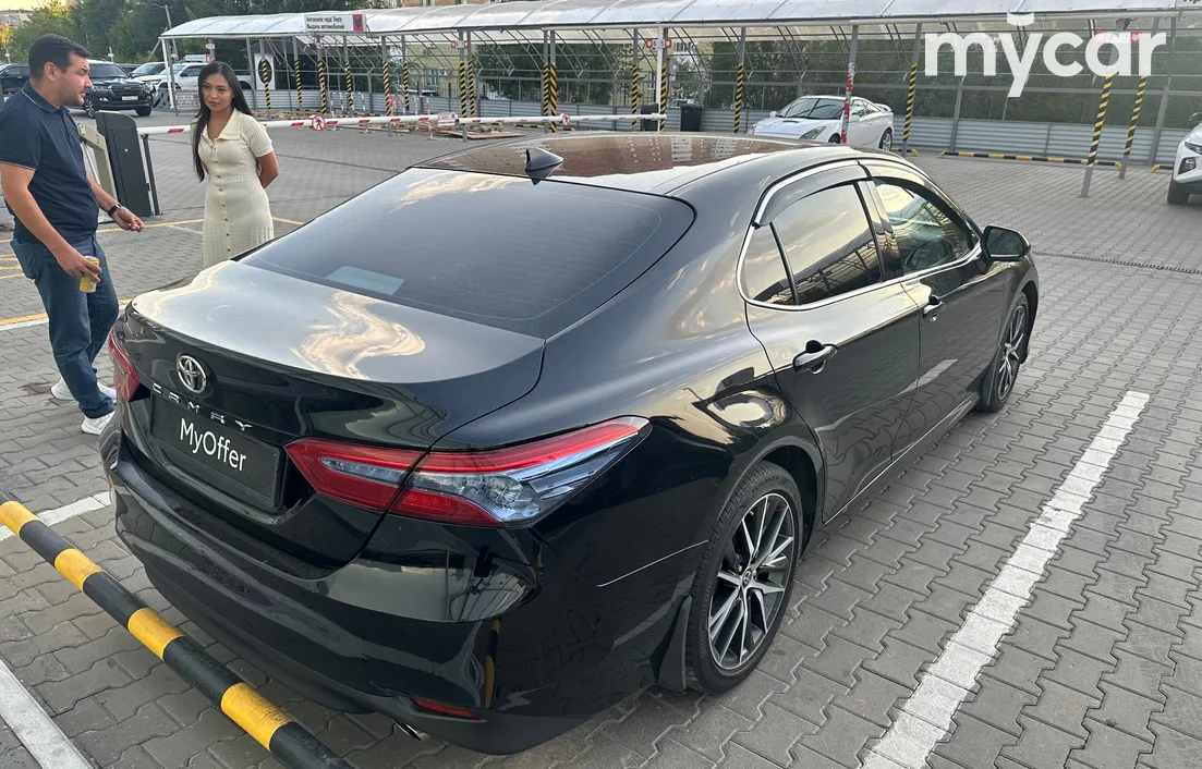 Toyota Camry 2021