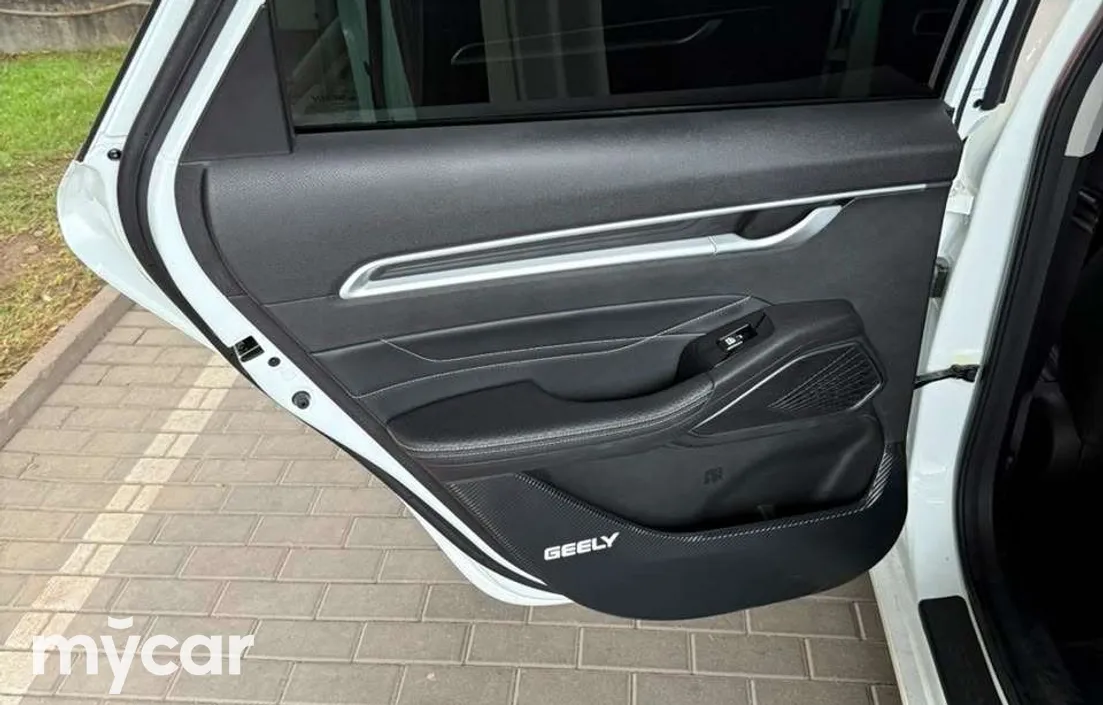 Geely Emgrand 2025