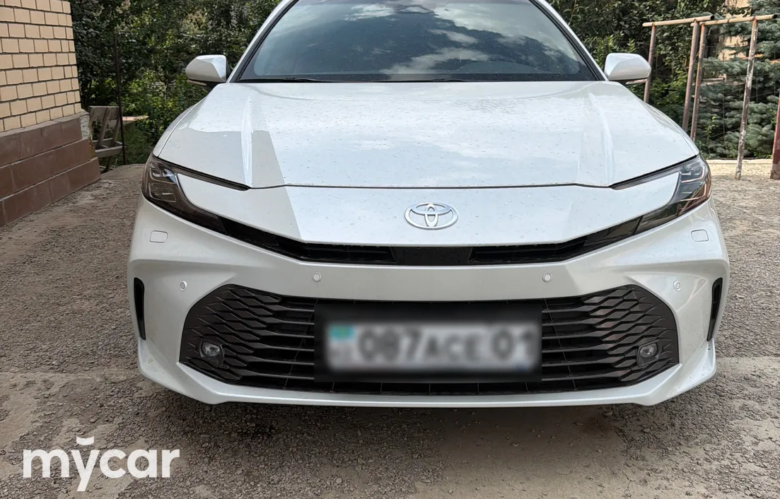 Toyota Camry 2025