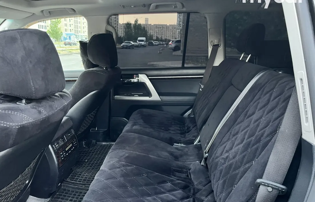 Toyota Land Cruiser 2012