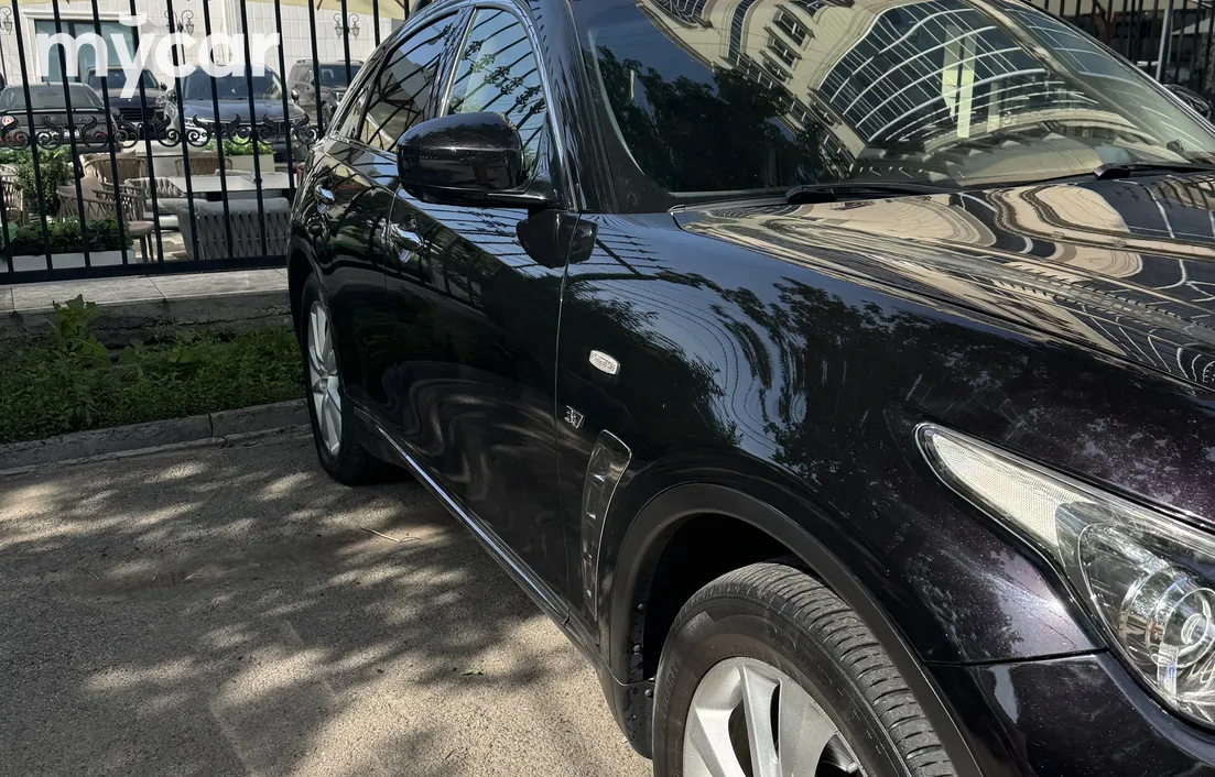 Infiniti QX70 2014