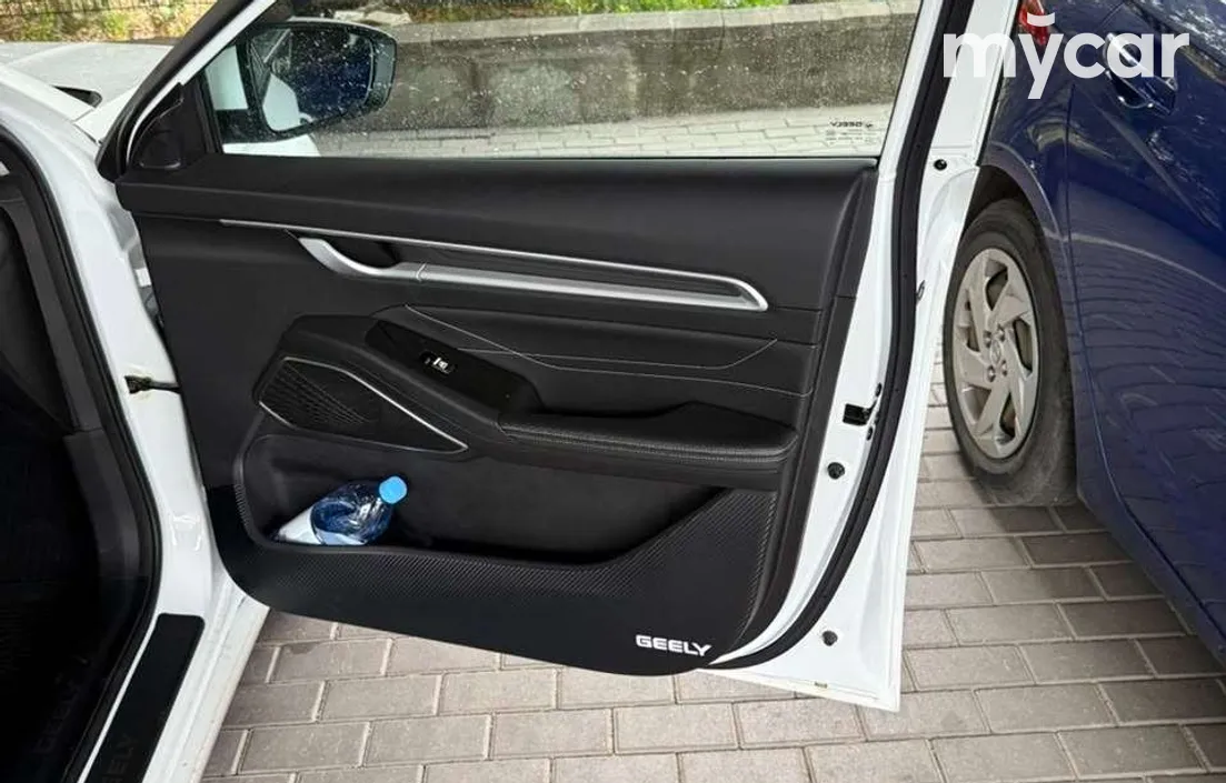 Geely Emgrand 2025