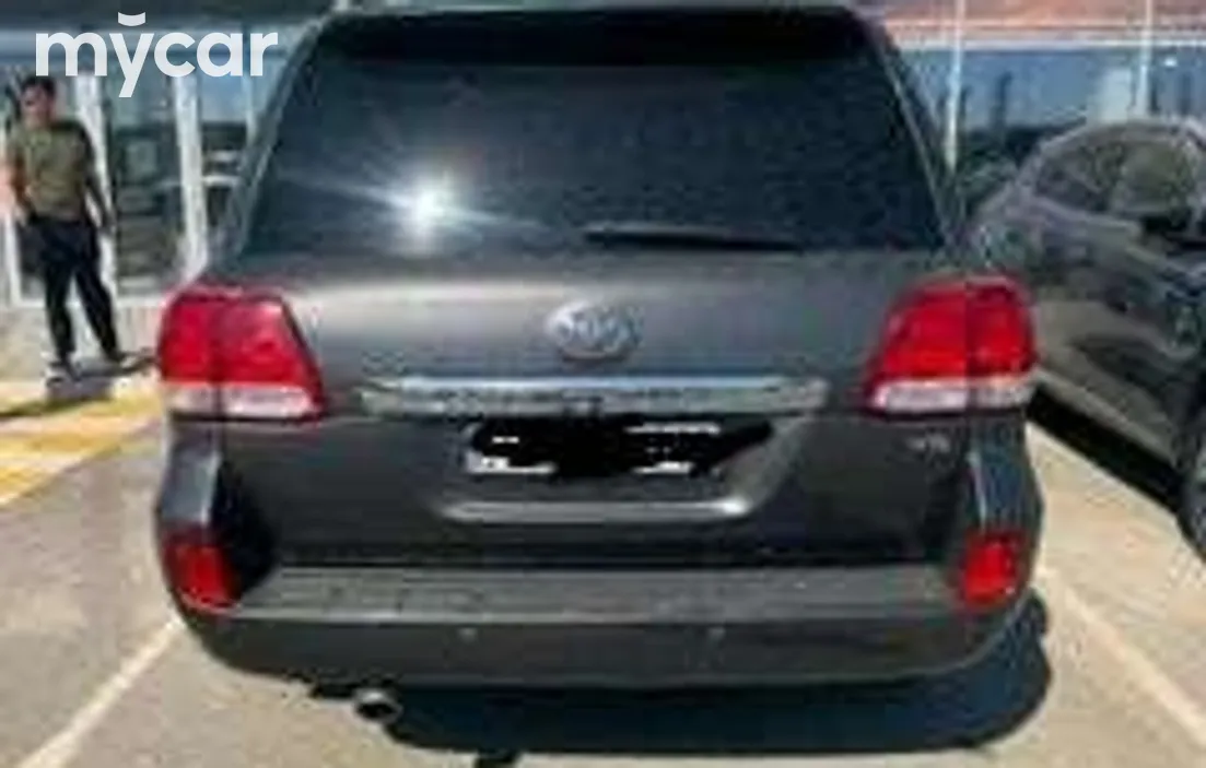 Toyota Land Cruiser 2011
